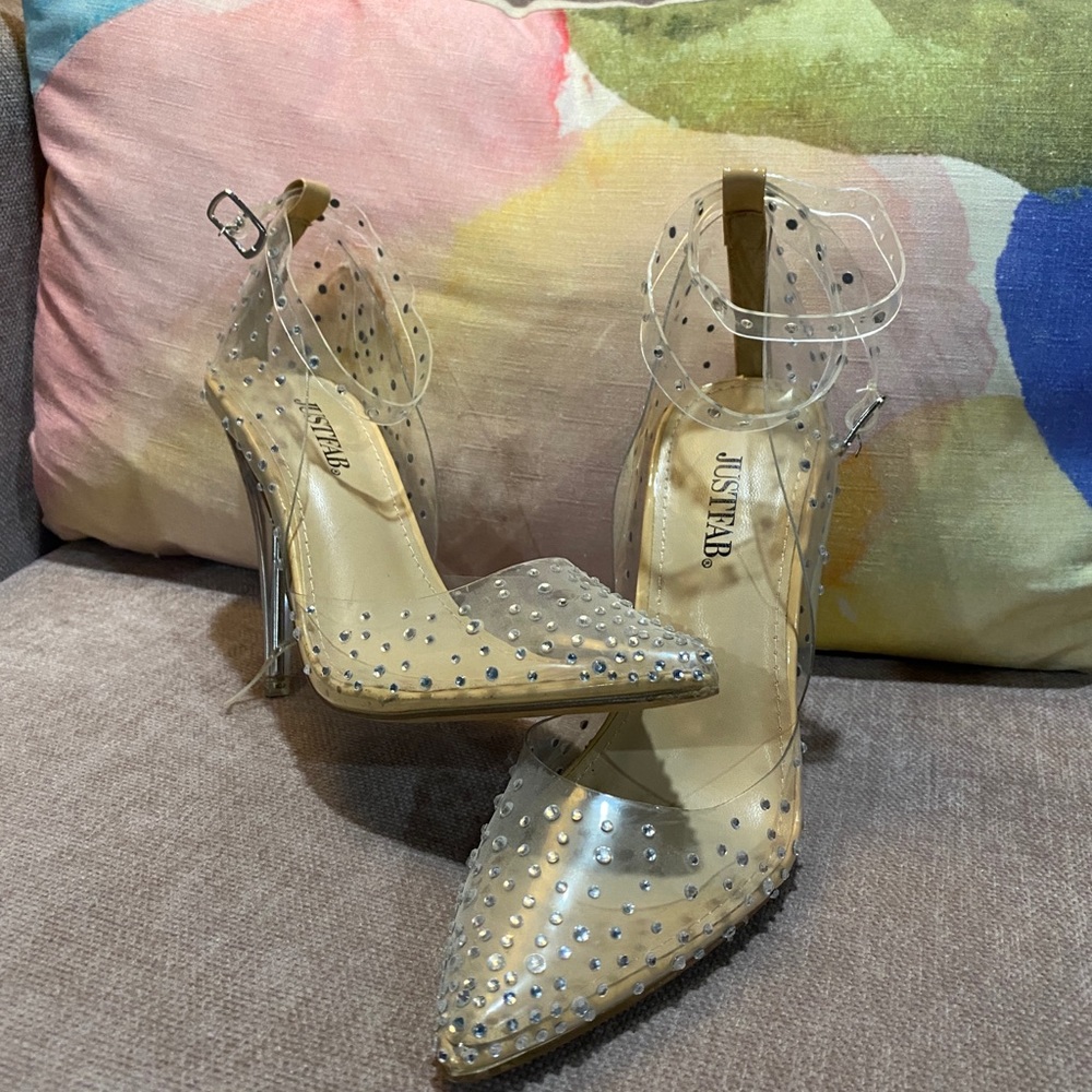 Beautiful studded heel!